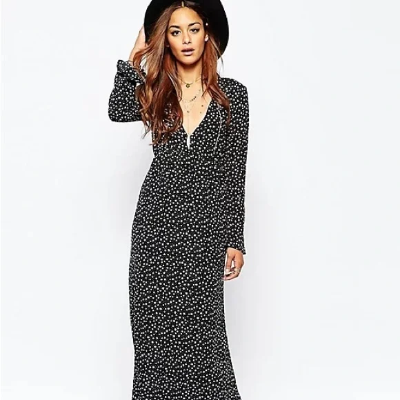 missguided boho dress MISSGUIDED Boho Tie Front Balloon Sleeve Ruffled Hem Mini DressMISSGUIDED